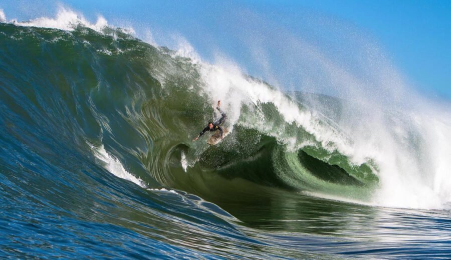 Sustainable Surfing Materials: Rigorous product evaluations of eco-friendly wetsuits made from plant-based neoprene alternatives, recycled traction pads, and biodegradable resins.